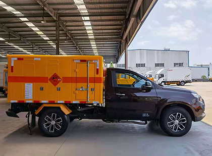 杭锦后爆破器材运输车