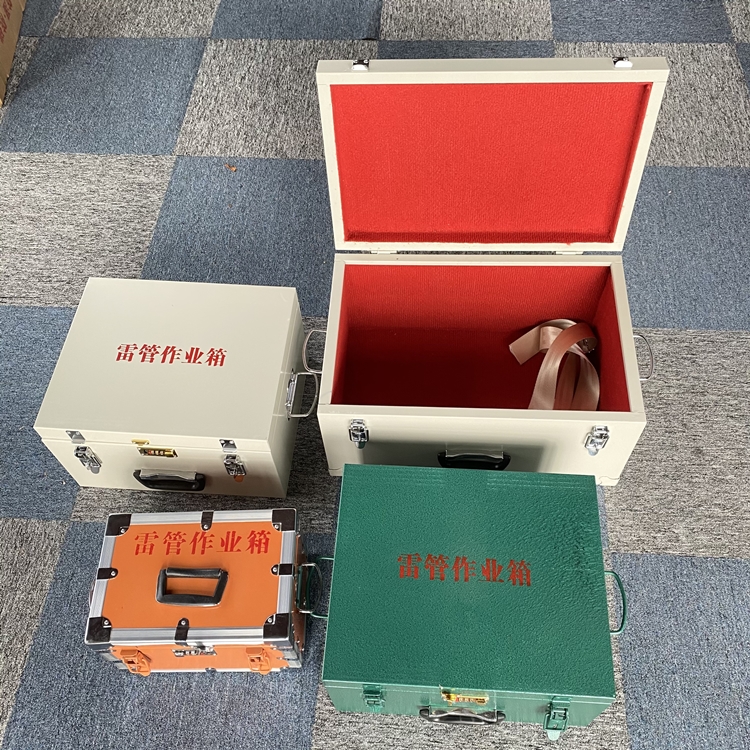 杭锦后爆破工程作业箱如何选择？玻璃钢与传统材质的全面对比